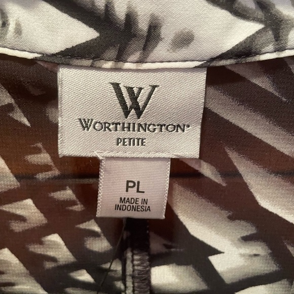 NWT Worthington Woman’s black and white abstract cap sleeve blouse size PL - Picture 3 of 8